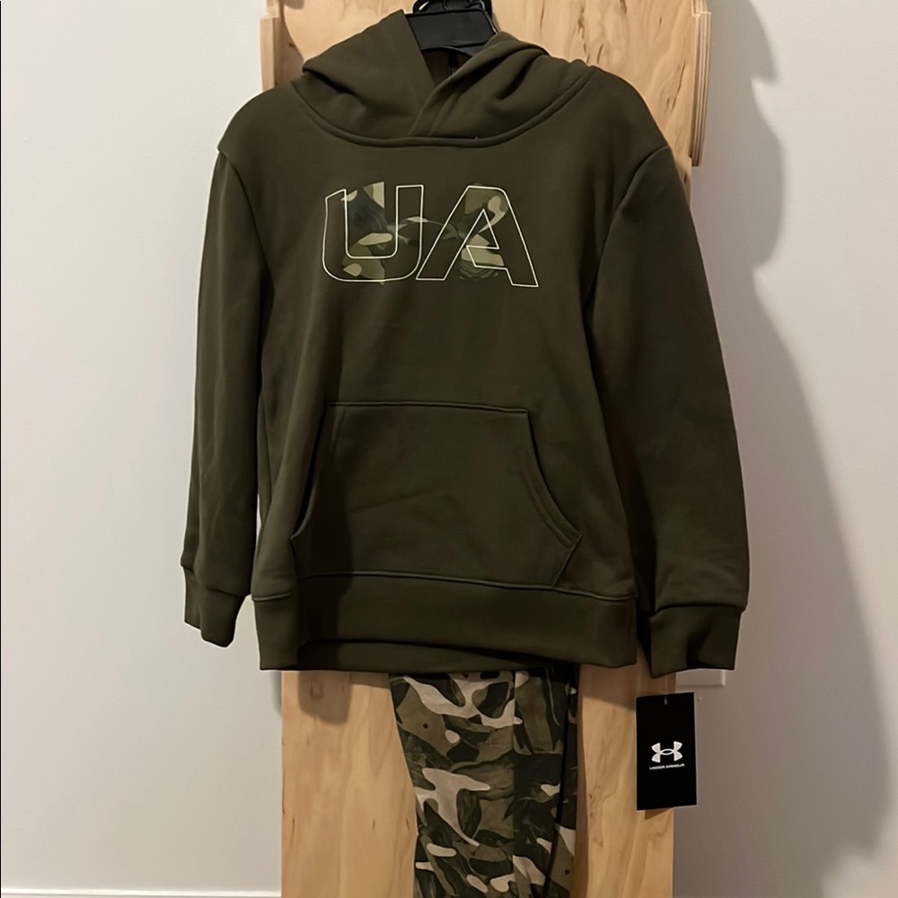 Under Armour Green Camo Hoodie and Pants Set